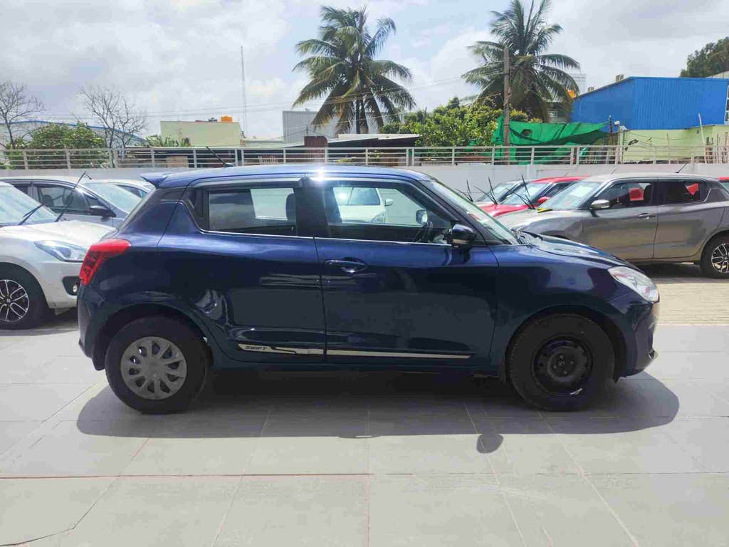 2022 Maruti Suzuki Swift Vxi Ags