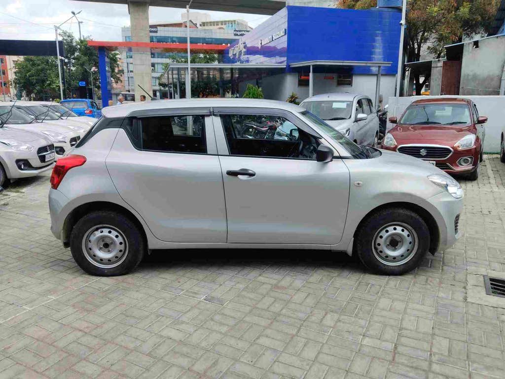 2021 Maruti Suzuki Swift LXI