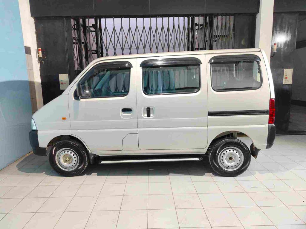 2023 Maruti Suzuki Eeco Std 7-str