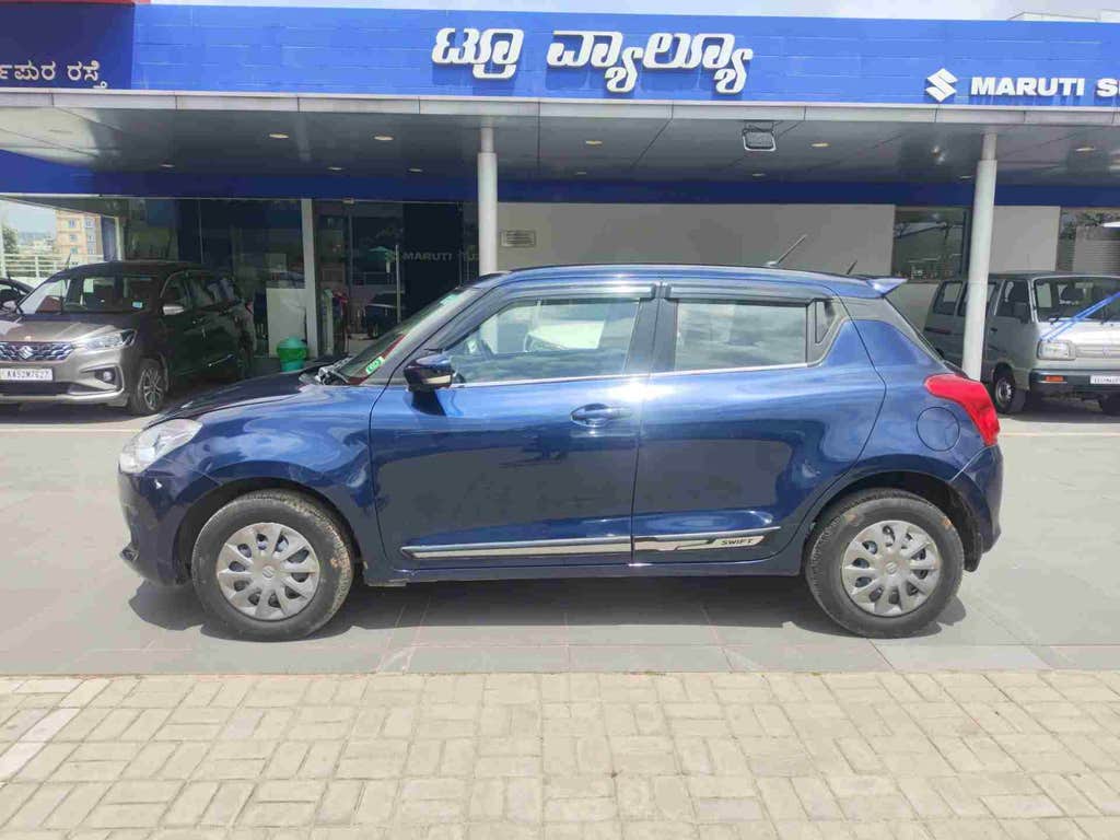 2022 Maruti Suzuki Swift Vxi Ags