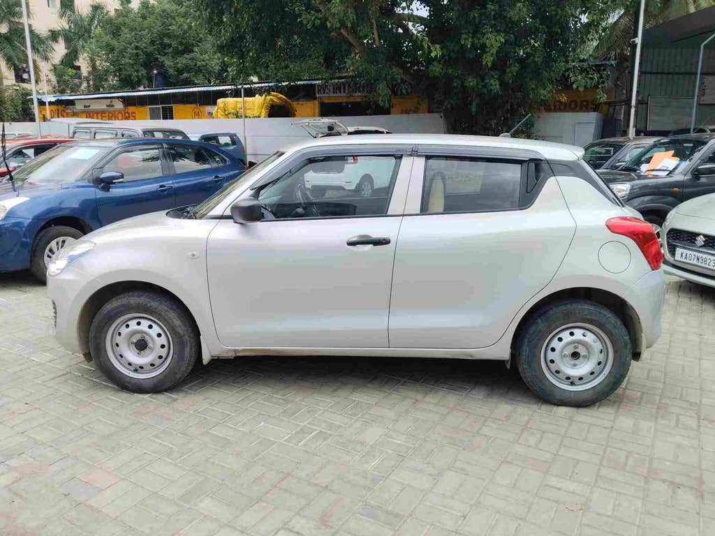 2021 Maruti Suzuki Swift LXI