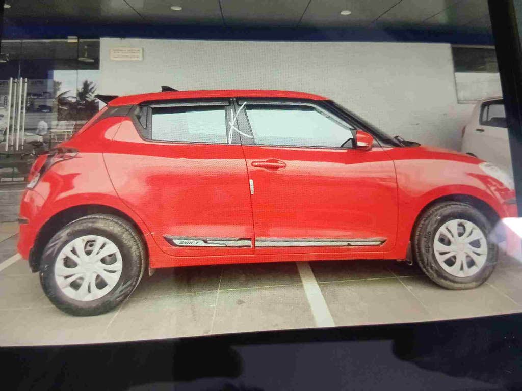 2022 Maruti Suzuki Swift VXI