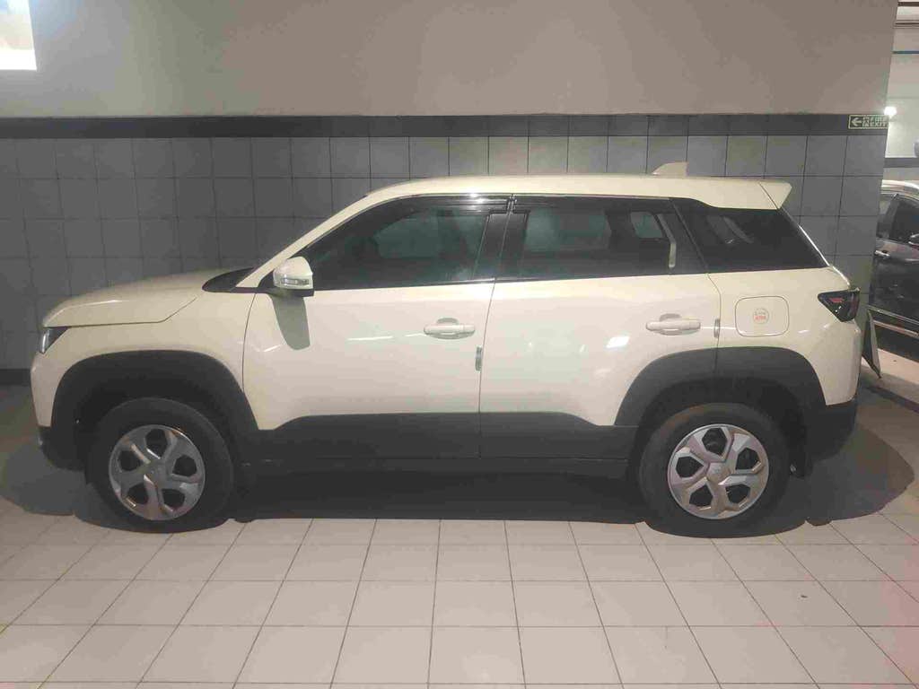 2023 Maruti Suzuki Brezza LXI